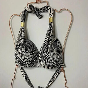 Eliana Swimwear Bikini top - black and white design - 12